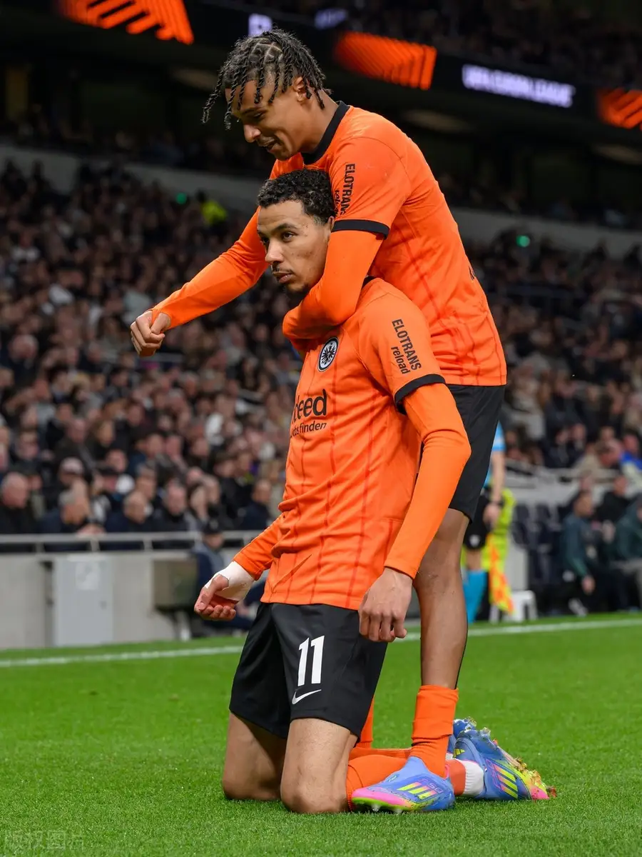 开云体育平台-包含欧联倒计时，那不勒斯清晨完成体检，细节引发关注，媒体盛赞，控场能力受关注的词条